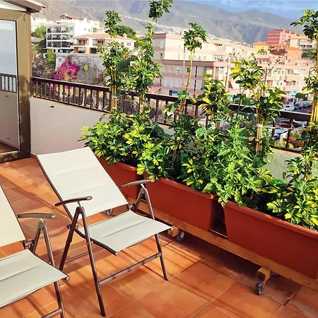 Piso En Con Terraza, Vistas Al Mar, Aire Acondicionado Y Garaje *